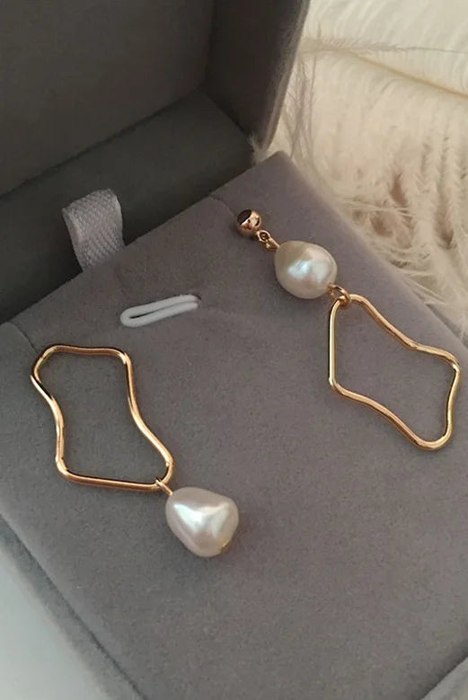幾何模様ピアス