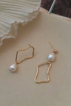 幾何模様ピアス