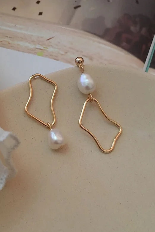 幾何模様ピアス